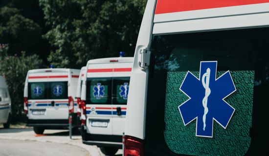 玛沁救护车转运病人过路高速收费吗?